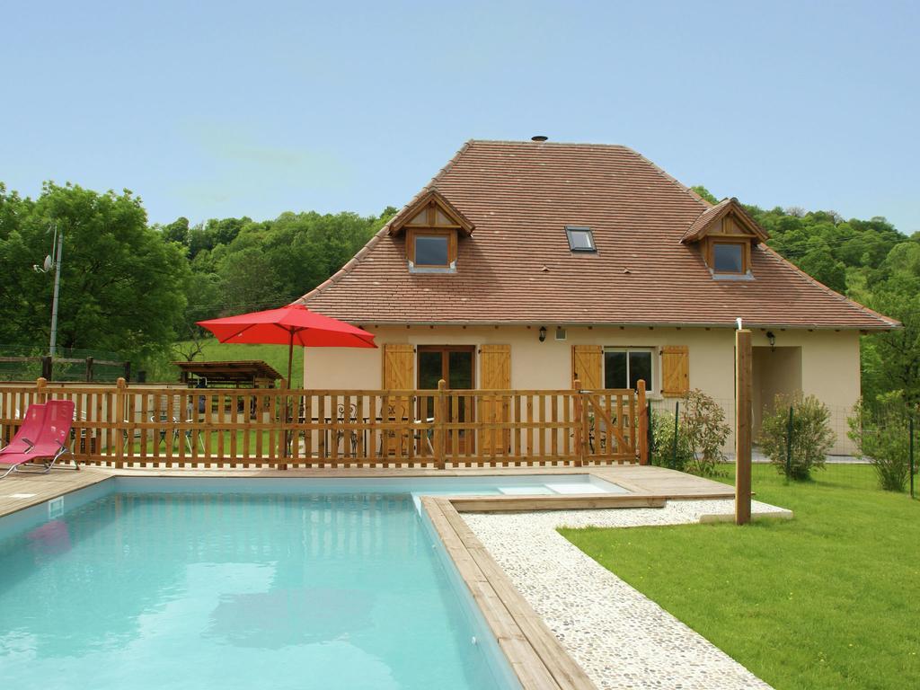 Modern Holiday Home With Private Pool Loubressac Exteriör bild